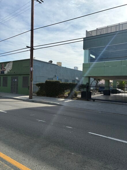 1500-1512 W Slauson Ave. portfolio of 2 properties for sale on LoopNet.ca - Building Photo - Image 3 of 4