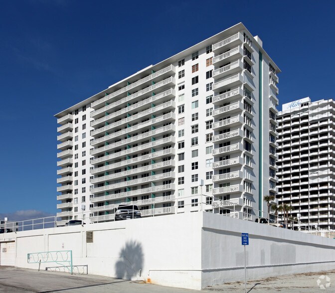2800 N Atlantic Ave, Daytona Beach, FL à louer - Photo du bâtiment - Image 2 de 7