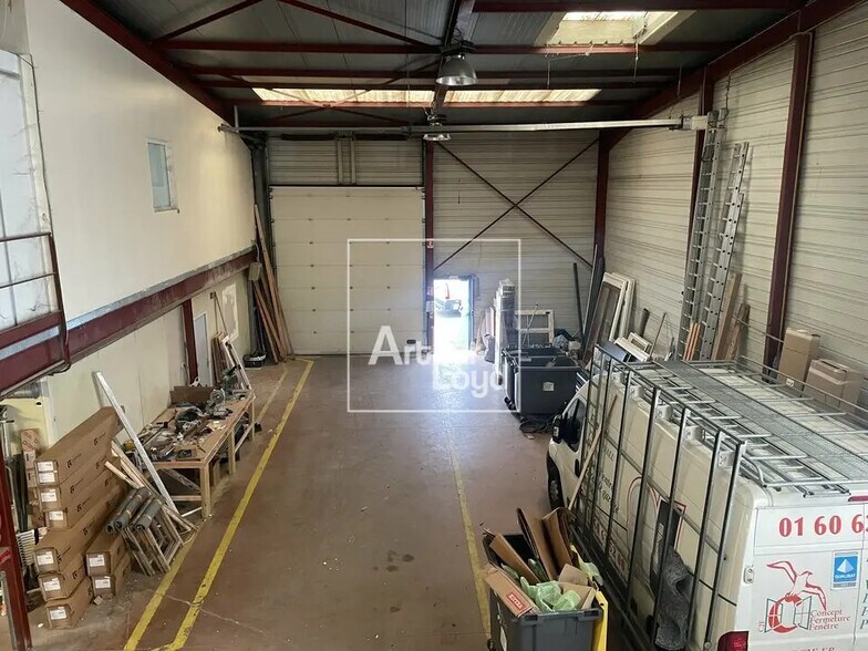 Flex in Le Mée-sur-Seine for lease - Interior Photo - Image 1 of 4