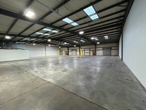 1301 South Park Dr, Kernersville, NC à louer Photo intérieure- Image 1 de 7