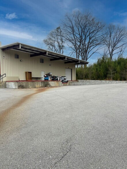 5119 Bush River Rd, Columbia, SC à louer - Photo du bâtiment - Image 2 de 4