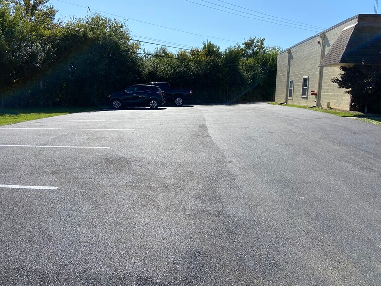 260 Crossfield Dr, Versailles, KY à louer - Photo du bâtiment - Image 3 de 4