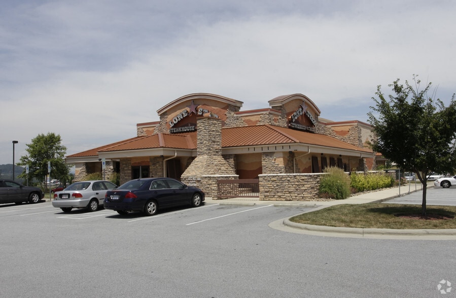 341 Rockwood Rd, Arden, NC for lease - Building Photo - Image 3 of 33