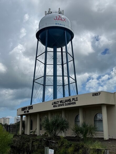 2185-2187 3rd St S, Jacksonville Beach, FL à louer - Photo du bâtiment - Image 2 de 7