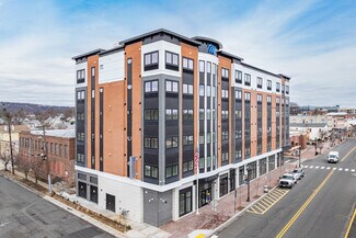 Plus de détails pour 1 E Main St, Bound Brook, NJ - Commerce de détail à louer