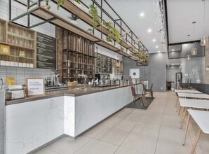 570 Bay St, Toronto, ON à louer Photo intérieure- Image 1 de 5