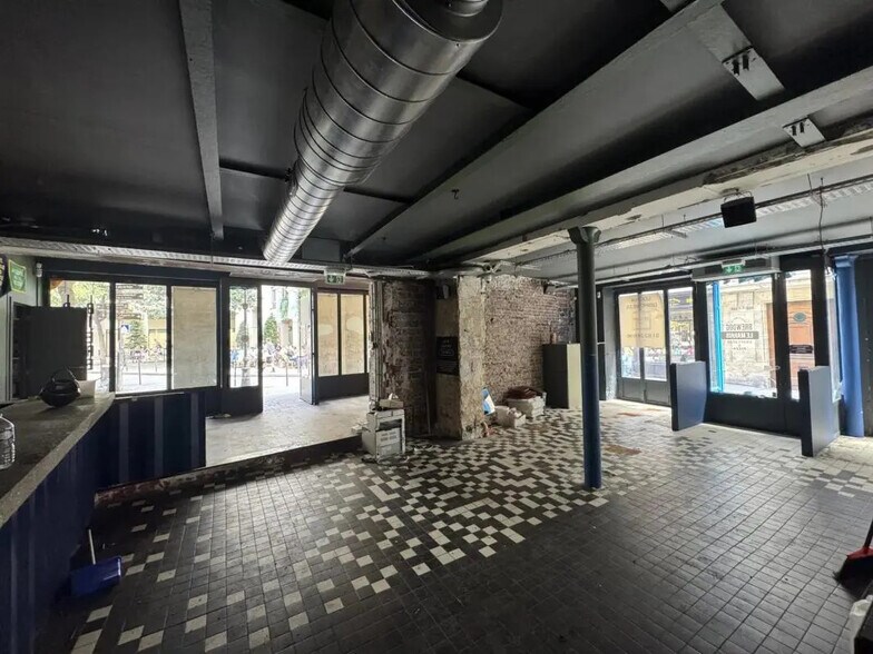 1 Place De Thorigny, Paris à louer - Photo intérieure - Image 3 de 14