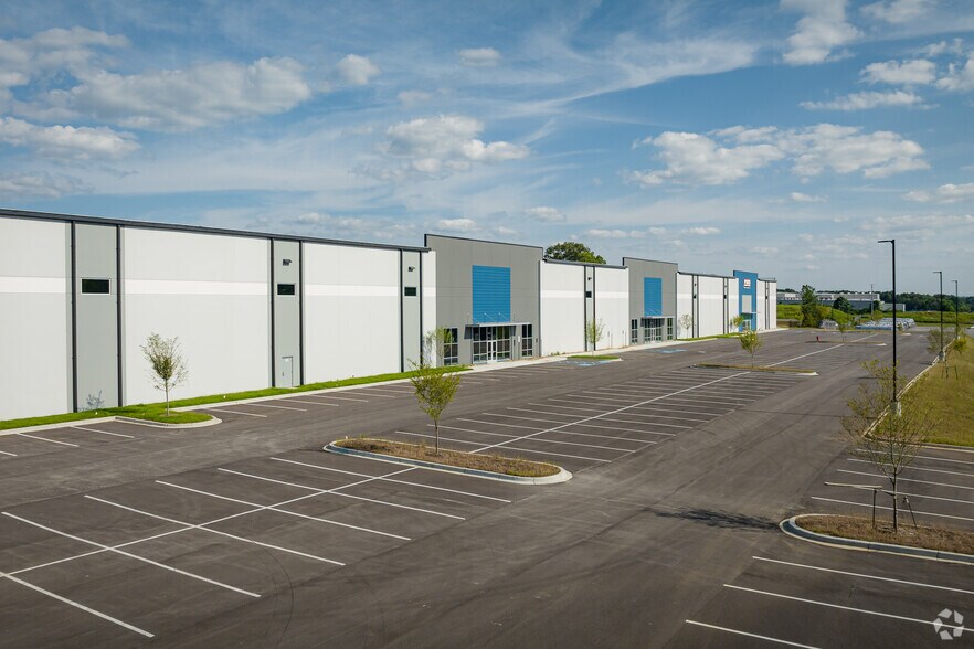 4885 Claude Ramsey Pky, Chattanooga, TN à louer - Photo du bâtiment - Image 2 de 16