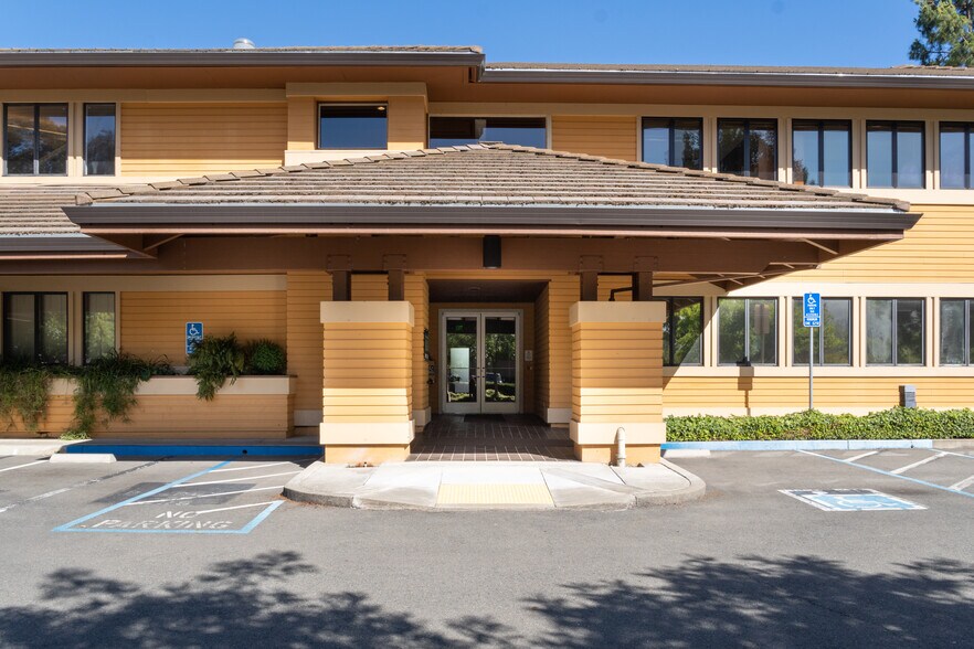 1150 Moraga Way, Moraga, CA à louer - Photo du bâtiment - Image 1 de 10