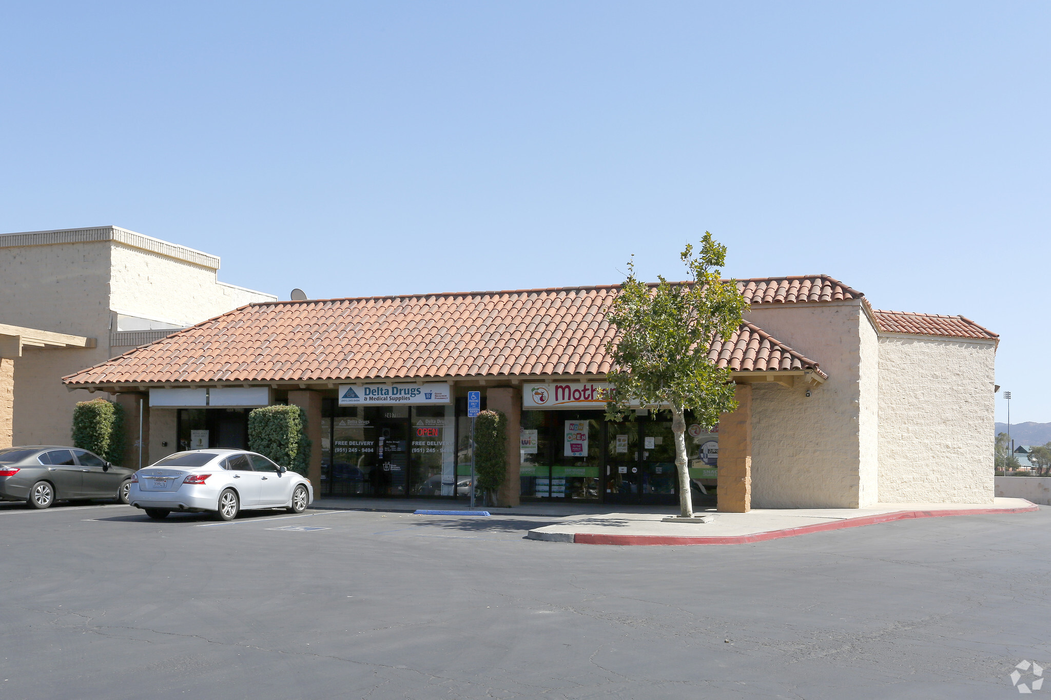 2495-2505 E Lakeshore Dr, Lake Elsinore, CA for lease Building Photo- Image 1 of 12