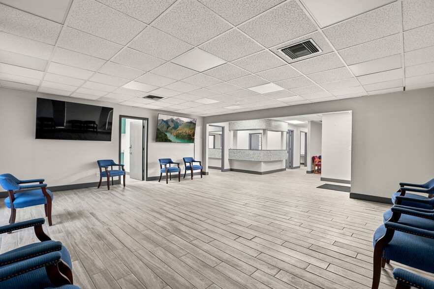 901 N Grove St, Eustis, FL for sale - Building Photo - Image 3 of 59