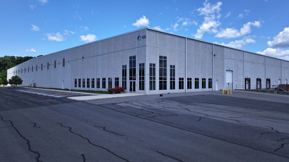 100 Louis Pky, Carlisle, PA à louer - Photo principale - Image 1 de 3