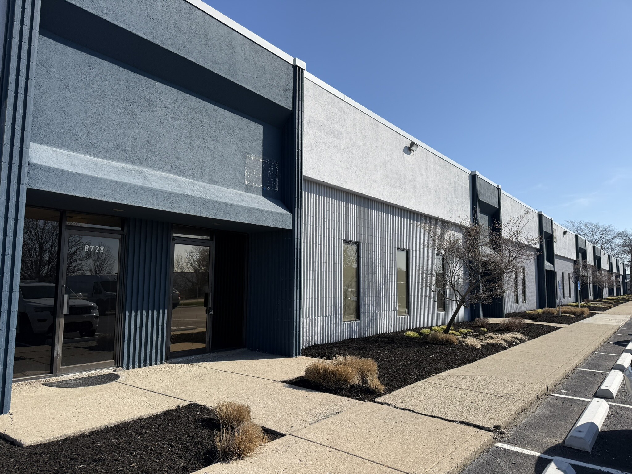 8716-8768 E 33rd St, Indianapolis, IN for lease Interior Photo- Image 1 of 5