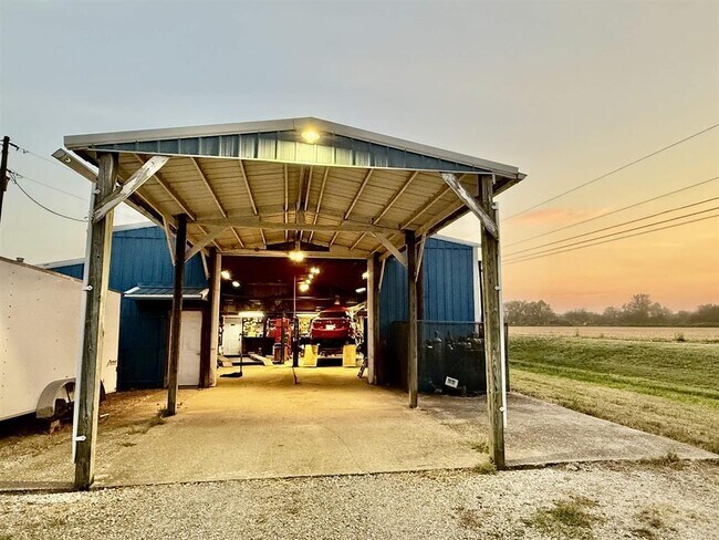 More details for 114 Glenville Loop, Calhoun, KY - Retail for Sale