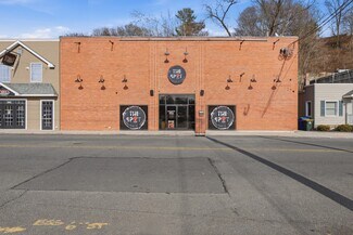 Plus de détails pour 370 E Main St, Ansonia, CT - Commerce de détail à vendre