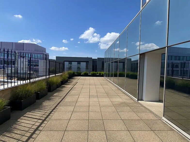 Bureau dans Boulogne-Billancourt à louer - Photo du bâtiment - Image 2 de 7