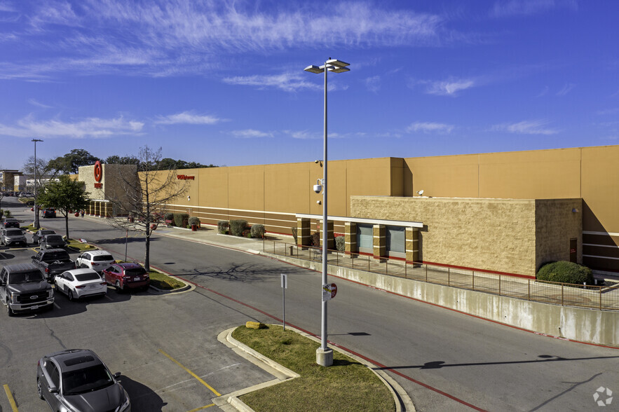 3227 SE Military Dr, San Antonio, TX for lease - Building Photo - Image 2 of 42