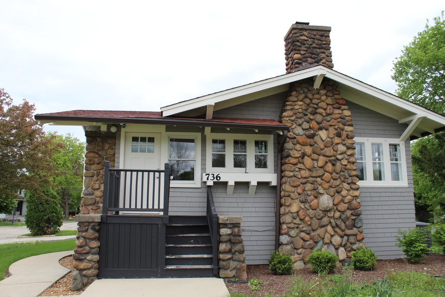 736 N Washington St, Naperville, IL for lease - Building Photo - Image 2 of 15
