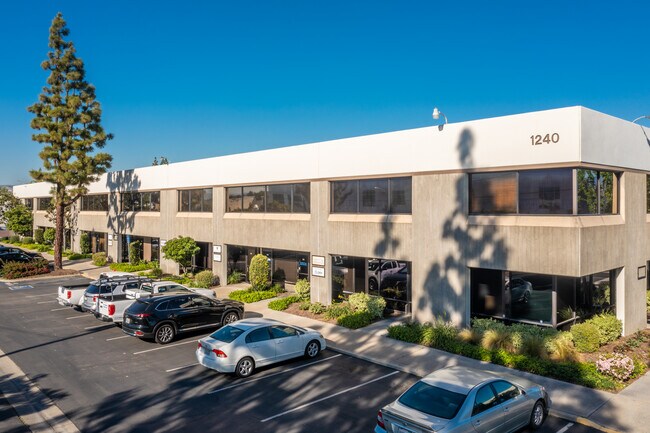 Plus de détails pour 1240 N Van Buren St, Anaheim, CA - Bureau à louer
