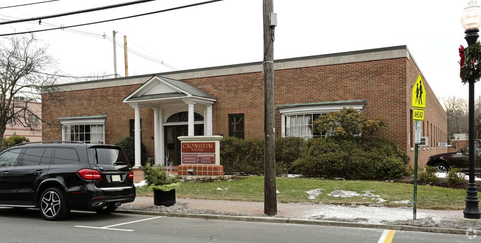 205 Main St, Chatham, NJ à louer - Photo du bâtiment - Image 3 de 8