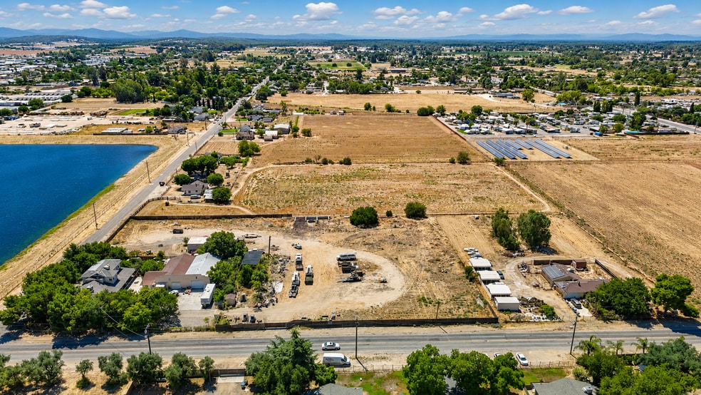 1367 N Marks Ave, Fresno, CA à vendre - Photo du bâtiment - Image 3 de 20