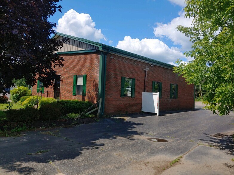 7 S Main St, Franklinville, NY à vendre - Photo du bâtiment - Image 2 de 13