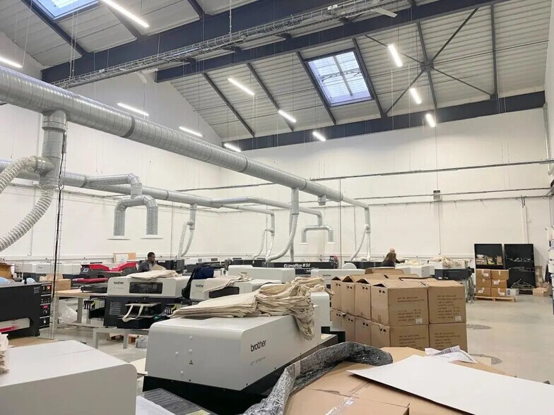 Industriel dans Cormeilles-en-Parisis à vendre - Photo intérieure - Image 1 de 12