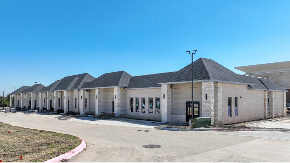5121 S Custer Rd, McKinney, TX à louer - Photo du bâtiment - Image 3 de 14