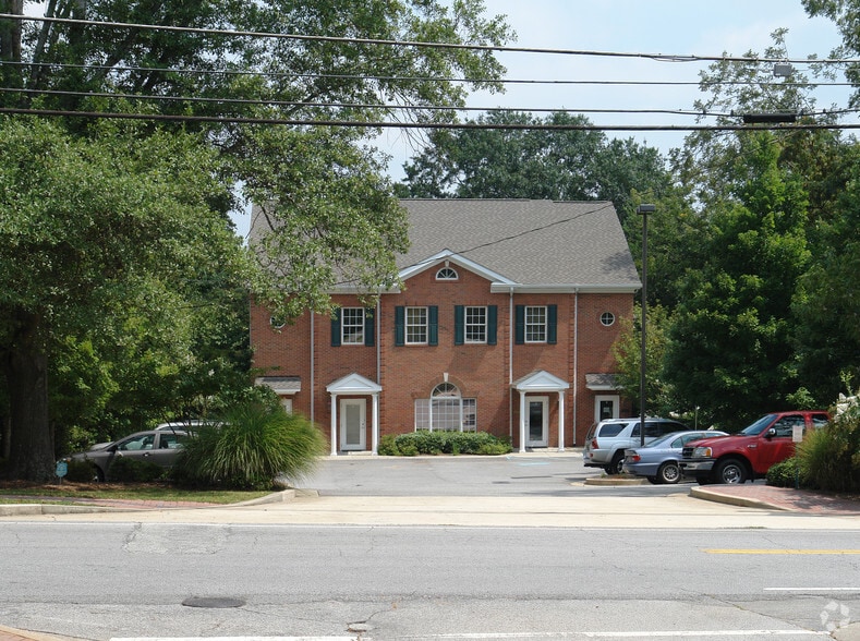 935 Forrest St, Roswell, GA for sale - Building Photo - Image 2 of 16