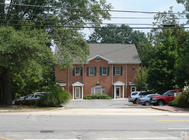 935 Forrest St, Roswell, GA à vendre - Photo du bâtiment - Image 2 de 16