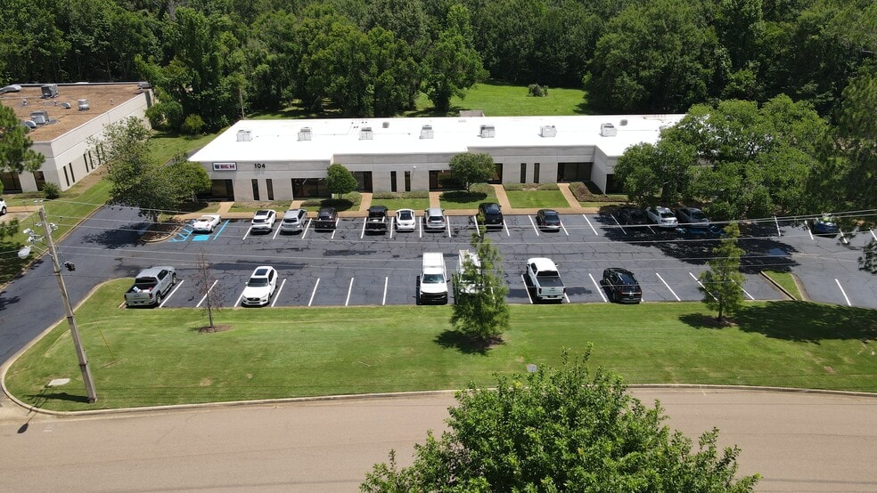 100 - 104 Business Park Dr, Ridgeland, MS for sale - Building Photo - Image 2 of 38