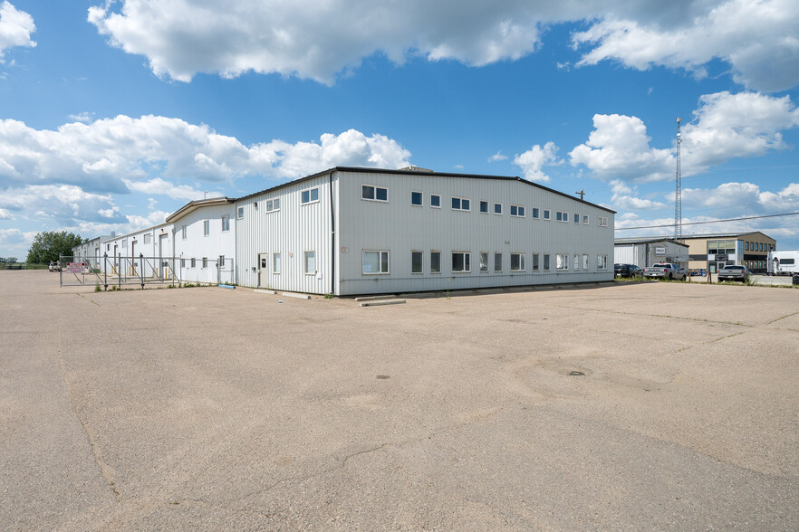 4606 62 Av, Lloydminster, AB for lease - Building Photo - Image 2 of 48