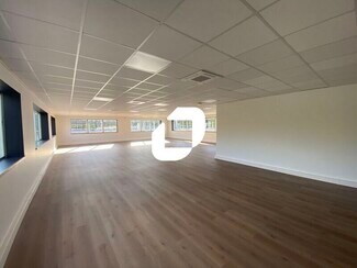 Plus de détails pour 47-49 Avenue Des Genottes, Cergy - Bureau à louer