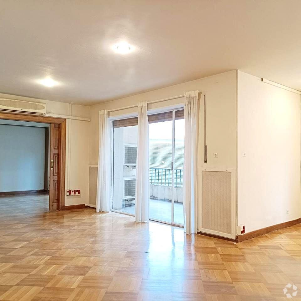 Office in Madrid, Madrid for lease Interior Photo- Image 1 of 14