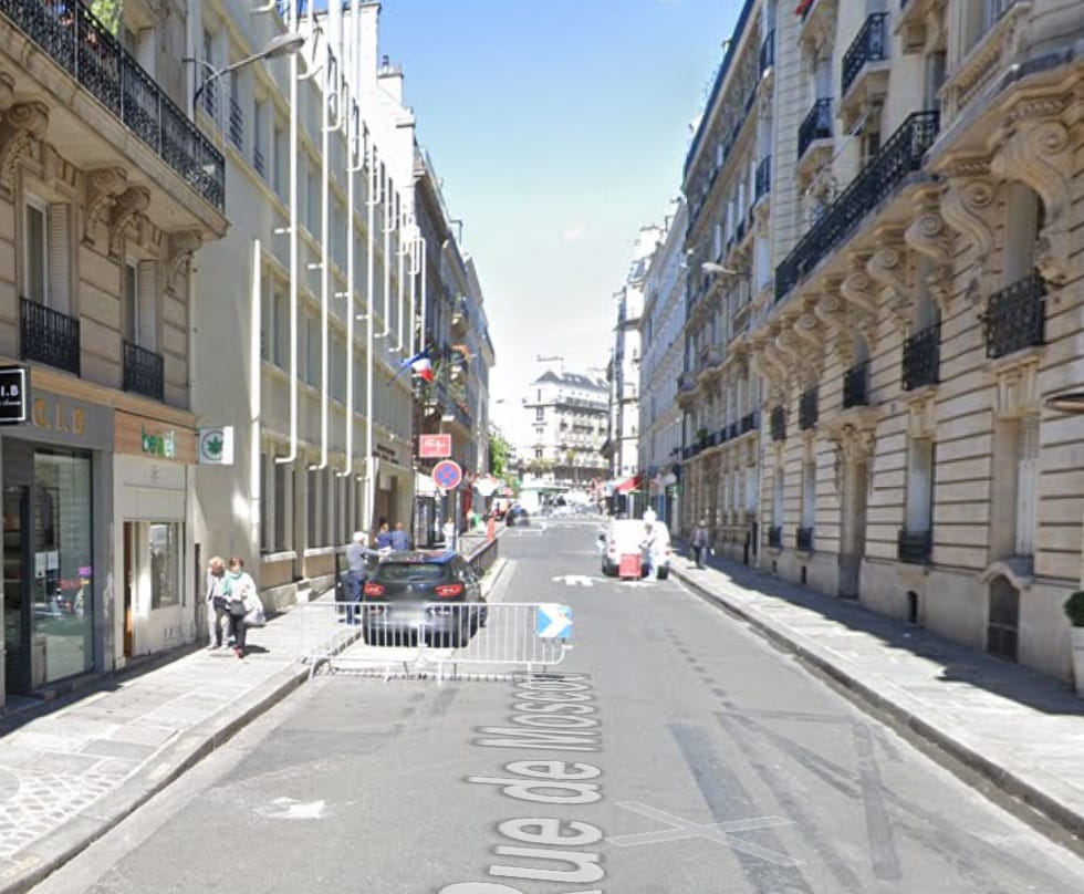 Retail in Paris for lease Building Photo- Image 1 of 4