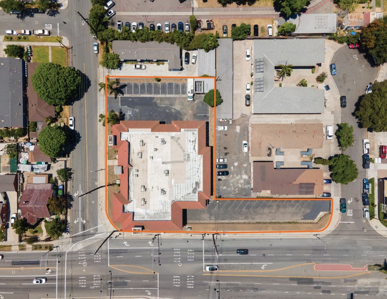 902 N Grand Ave, Santa Ana, CA for sale - Building Photo - Image 3 of 27