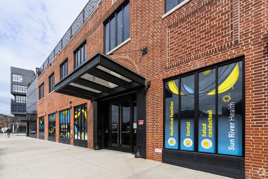 2351 Bedford Ave, Brooklyn, NY à louer - Photo du bâtiment - Image 3 de 17