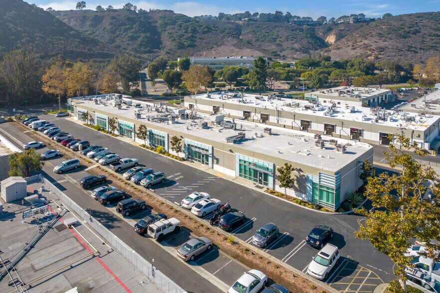 11055 Flintkote Ave, San Diego, CA à louer - Aérien - Image 2 de 6