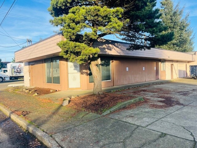 Plus de détails pour 1105 Ivy Ave, Tillamook, OR - Bureau/Commerce de détail à louer