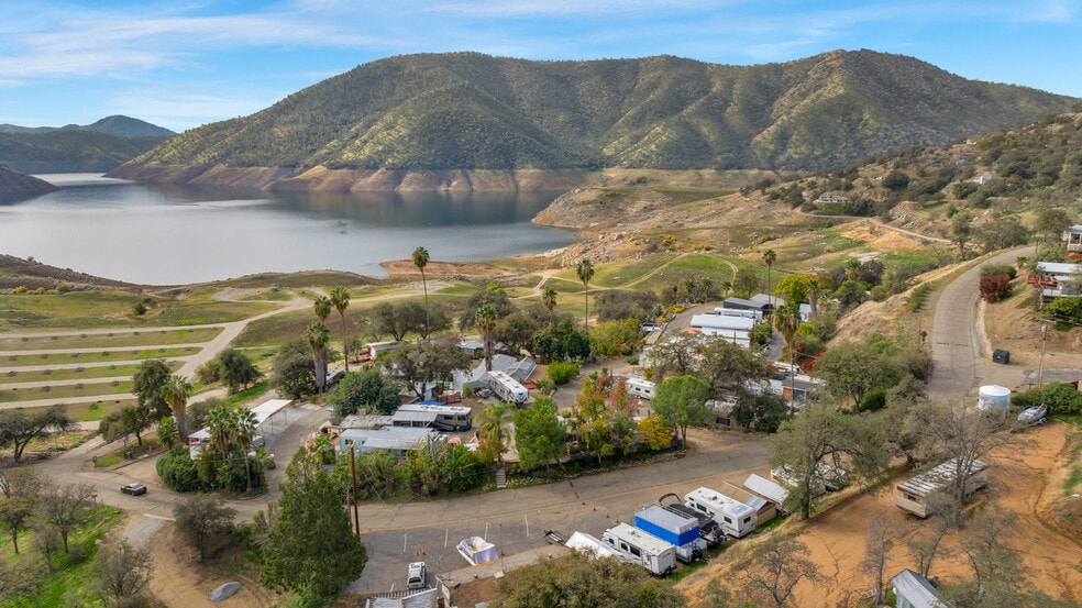 32303 E Trimmer Springs Rd, Sanger, CA for sale - Aerial - Image 1 of 11