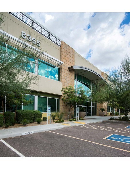 8355 E Hartford, Scottsdale, AZ à louer - Photo du bâtiment - Image 2 de 10