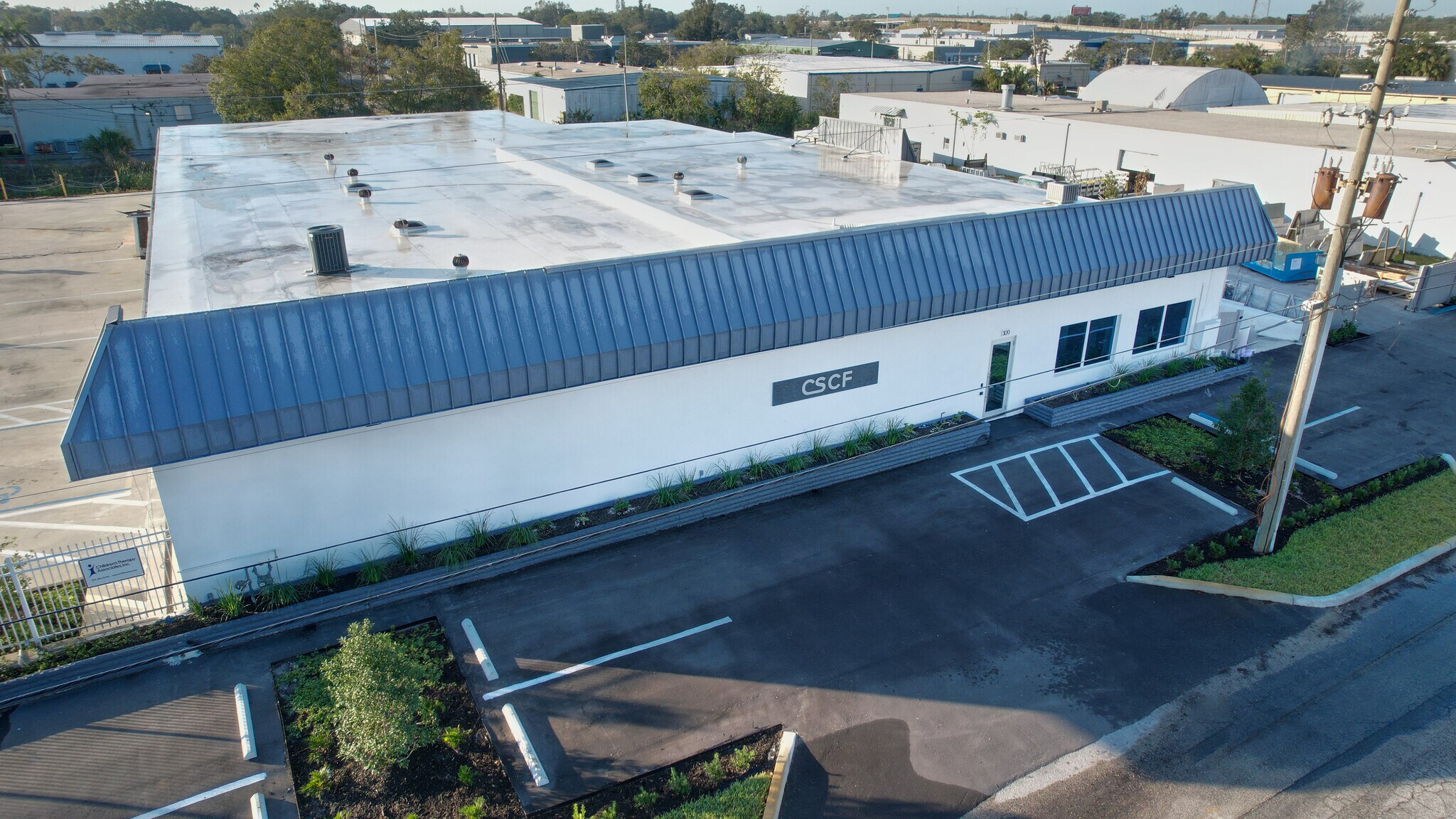 3120 N 46th Ave, Saint Petersburg, FL à louer Photo du bâtiment- Image 1 de 6