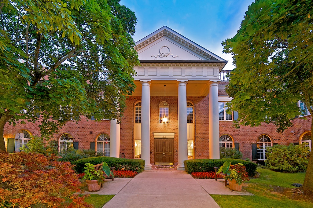 33 Bloomfield Hills Pky, Bloomfield Hills, MI for lease Primary Photo- Image 1 of 23