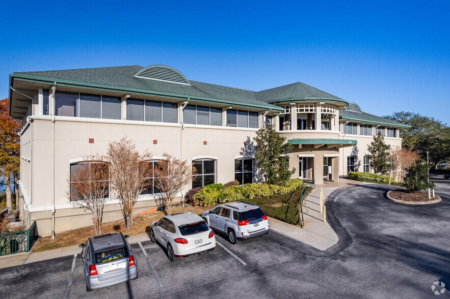 1879 Nightingale Ln, Tavares, FL for sale - Building Photo - Image 1 of 10