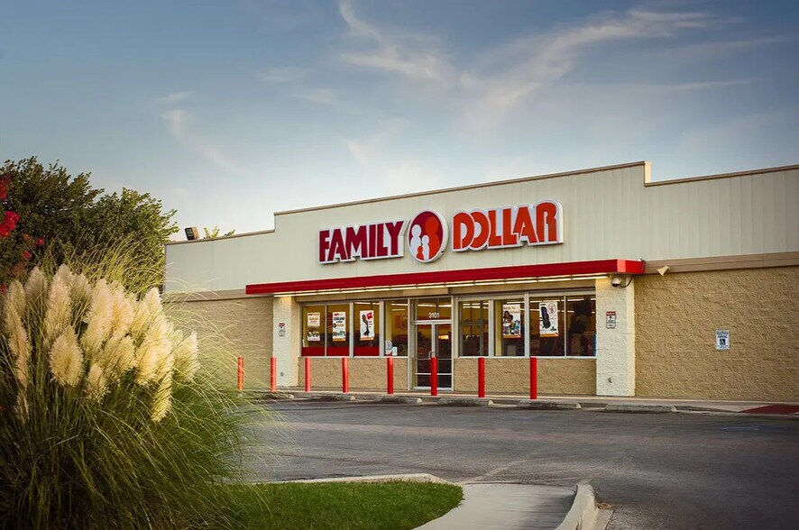 2500 N Cleveland St, Dayton, TX à vendre - Photo du bâtiment - Image 2 de 5