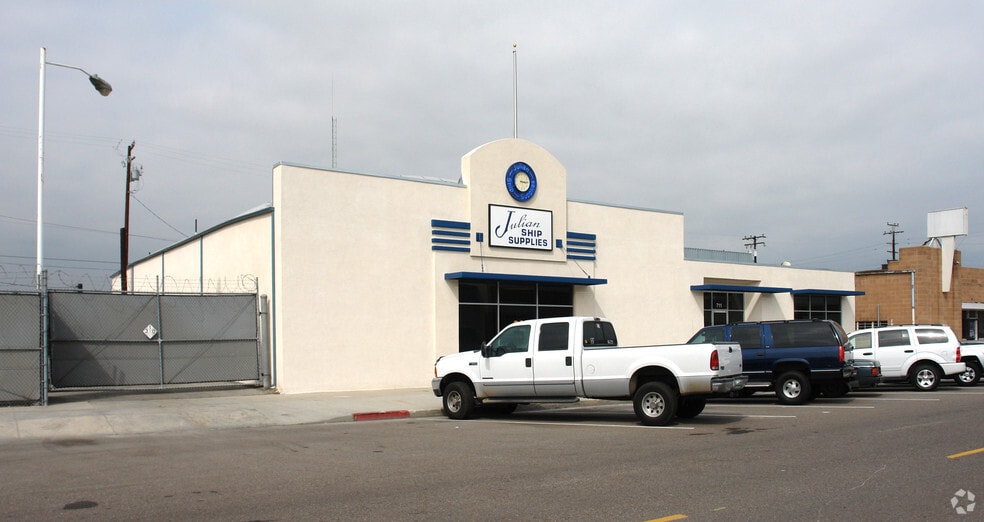 711 W 16th St, Long Beach, CA à vendre - Photo du bâtiment - Image 3 de 3