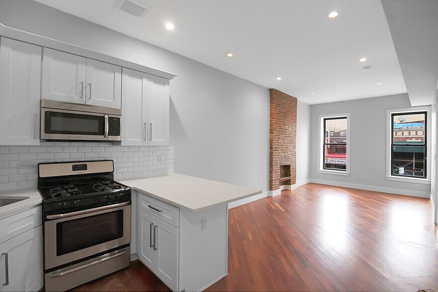 1419 Saint Johns Pl, Brooklyn, NY à vendre - Photo du bâtiment - Image 2 de 9