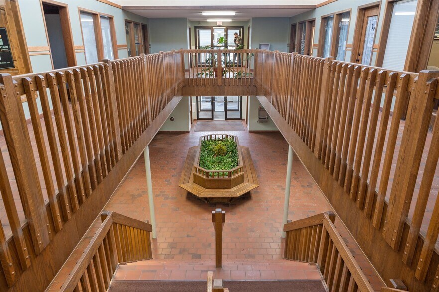 1810 Crestview Dr, Hudson, WI à vendre - Photo intérieure - Image 3 de 23