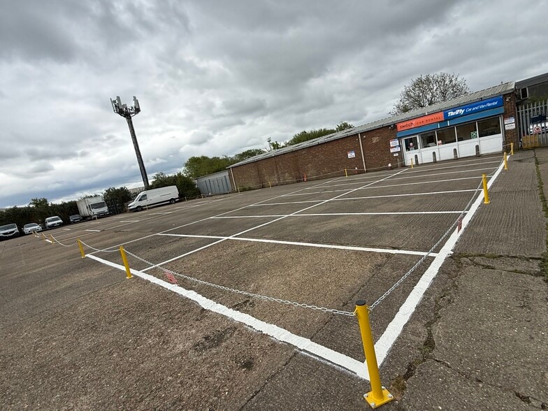Old Wolverton Rd, Milton Keynes for lease - Building Photo - Image 1 of 5