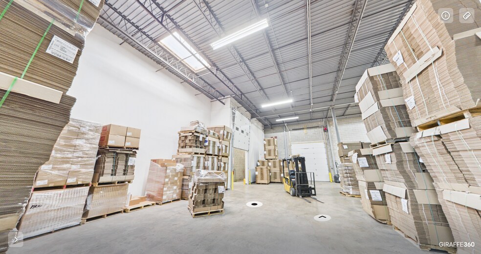 300 Corporate Dr, Mahwah, NJ à louer - Photo du bâtiment - Image 3 de 7